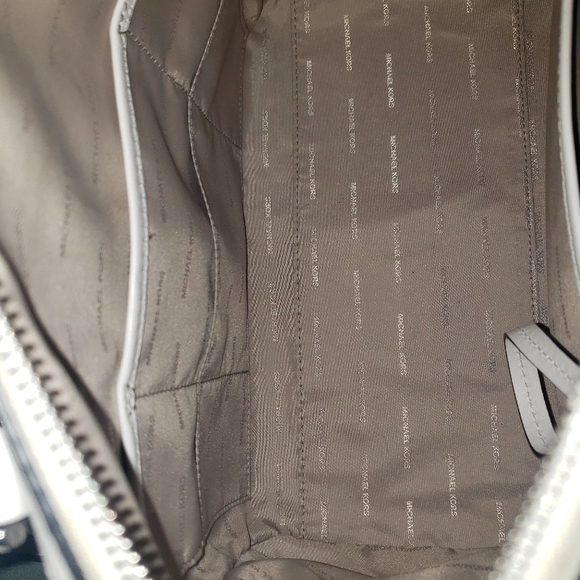 Michael Kors purse - Picture 6 of 6